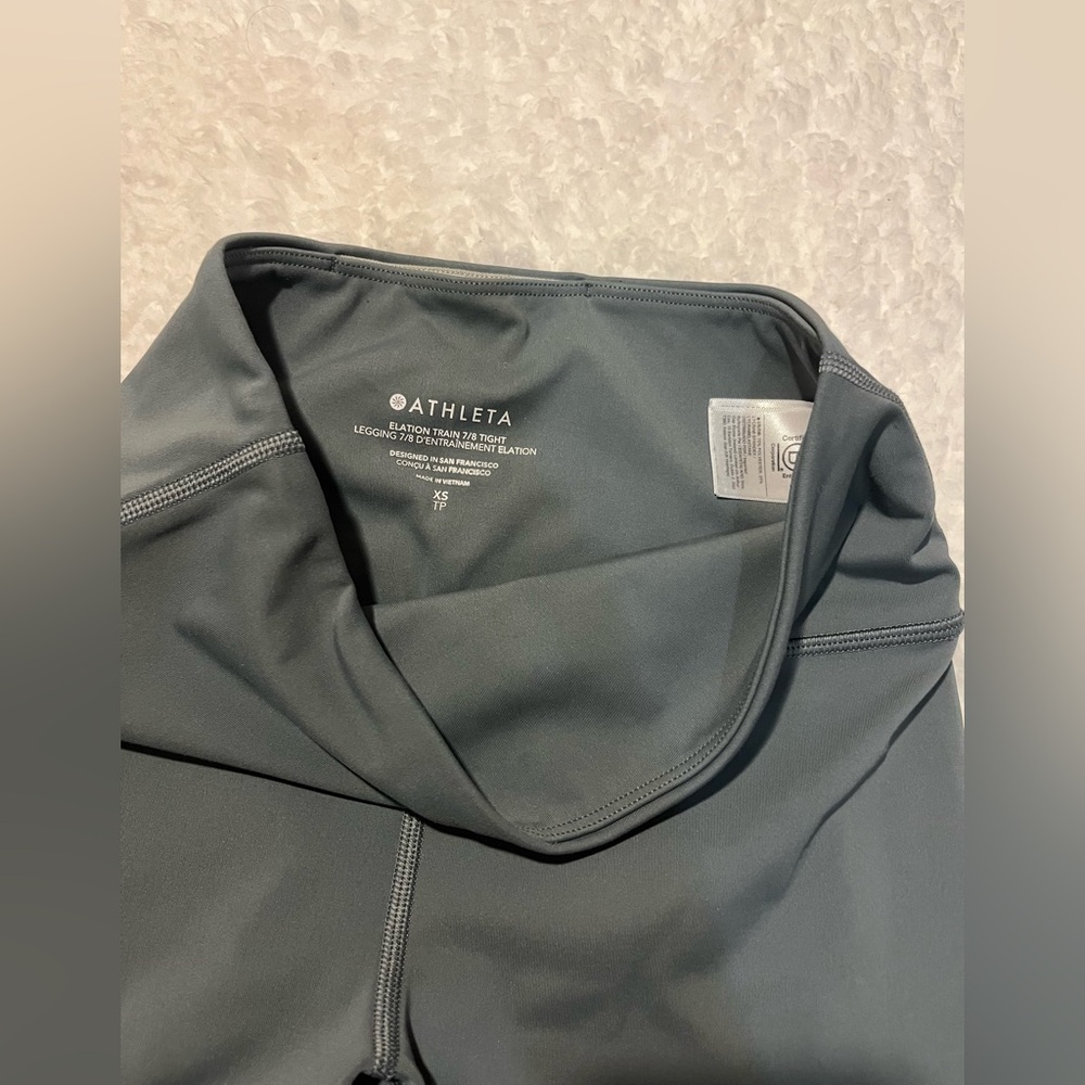 NWOT Athleta Elation Train 7/8 Tight leggings